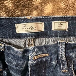 KanCan Kurvy Jeans.